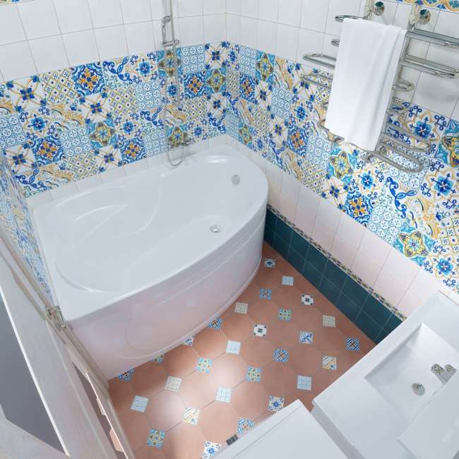 Акриловая ванна TRITON Кайли правая NEW 150х101х47 без каркаса купить в Москве по цене 22 580 руб.